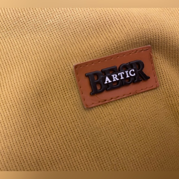 Yellow ZAFUL cropped sweater with a subtle puff to the sleeves. Size medium. - Picture 4 of 4